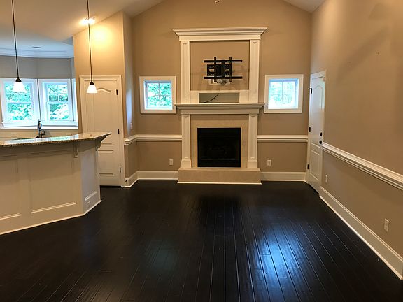 Gas FP; Door to in-law suite