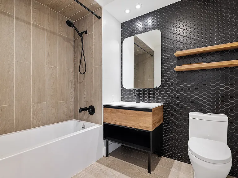 260 Gold St #713 — Photo 11
