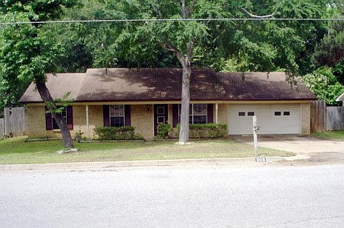 3rd image of 906 Corey Dr