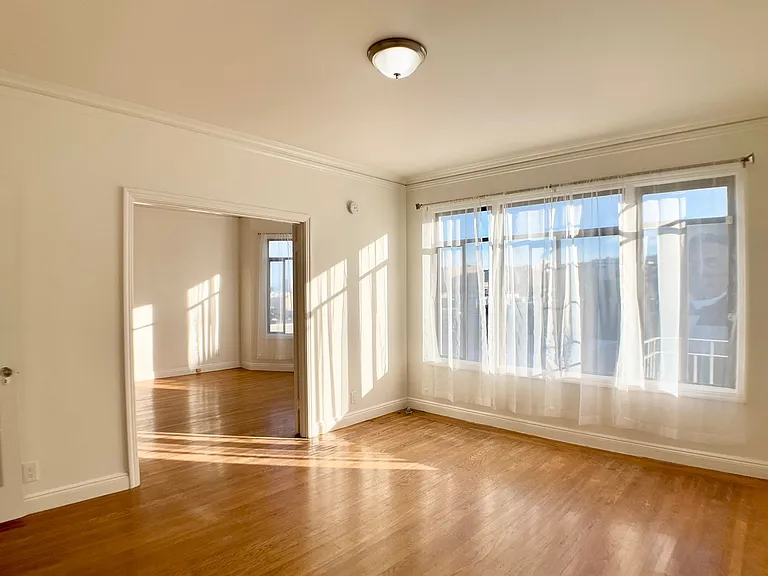 2760 Sutter St #304 — Photo 2