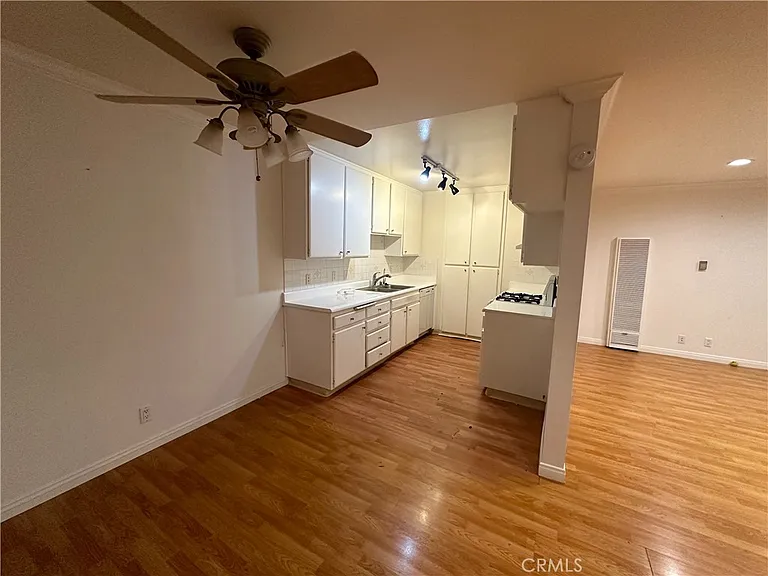 3010 Montrose Ave — Photo 14