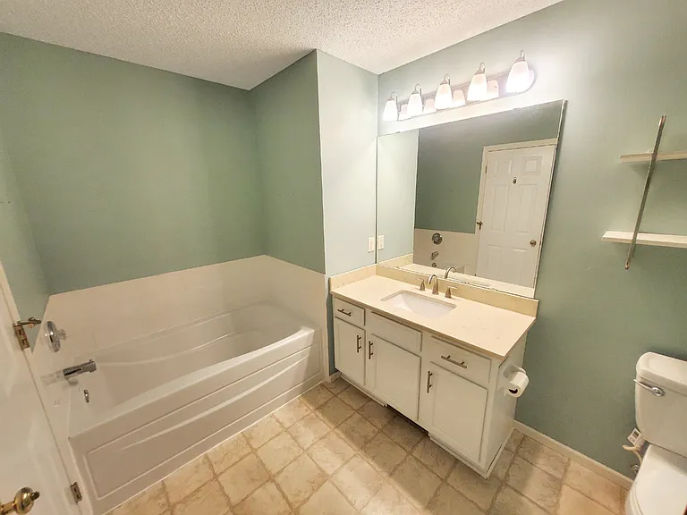 3840 Abercrombie Ln — Photo 22