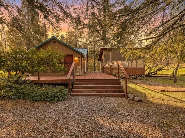 18707 Applegate Rd, Applegate, CA 95703