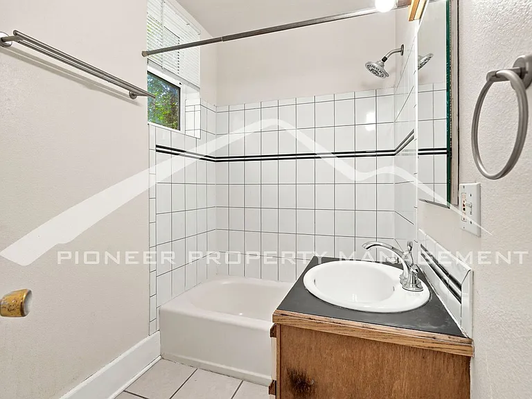 2503 Benton St — Photo 19