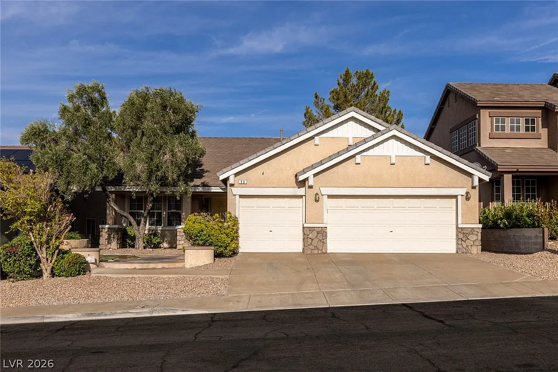 3 bed, 2.0 bath, 1970 sqft, $2,100 — Photo 1