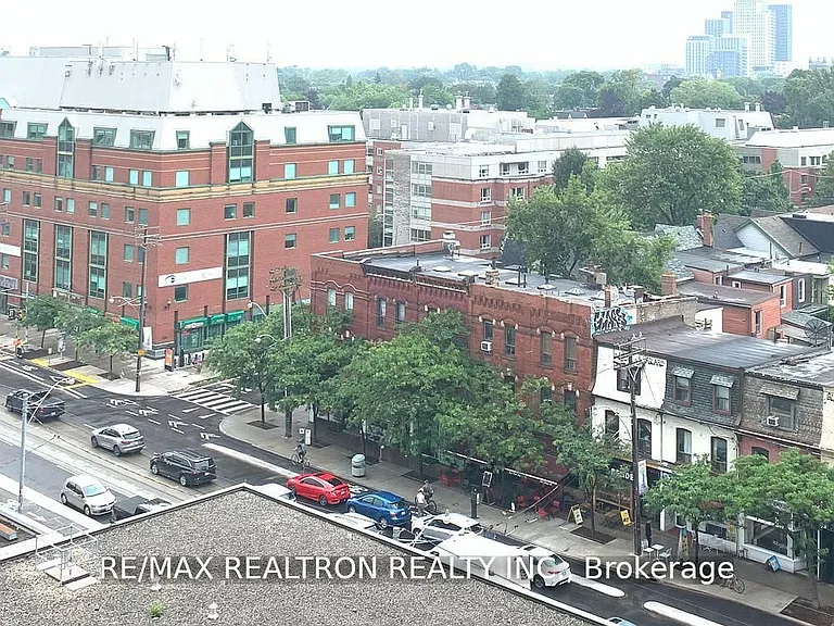 297 College St #917 — Photo 24