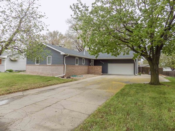 1116 Maberly St, Holdrege, NE 68949