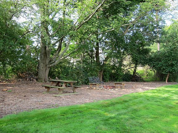 4th image of 1146 Willow Bend Dr