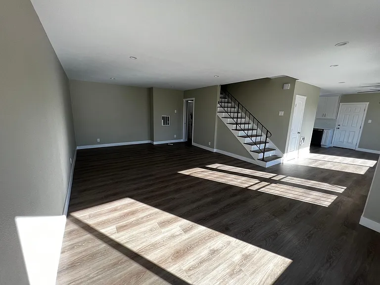 2680 E 19th St #4 — Photo 7