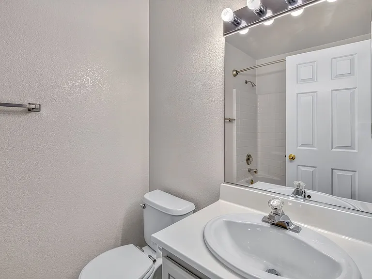 630 Beresford Ave — Photo 22