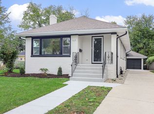 610 Pleasant Ave, Glen Ellyn, IL