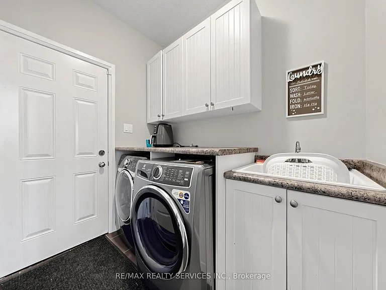 291 Hardcastle Dr — Photo 37