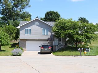 217 Winchester Cir, Council Bluffs, IA 51503