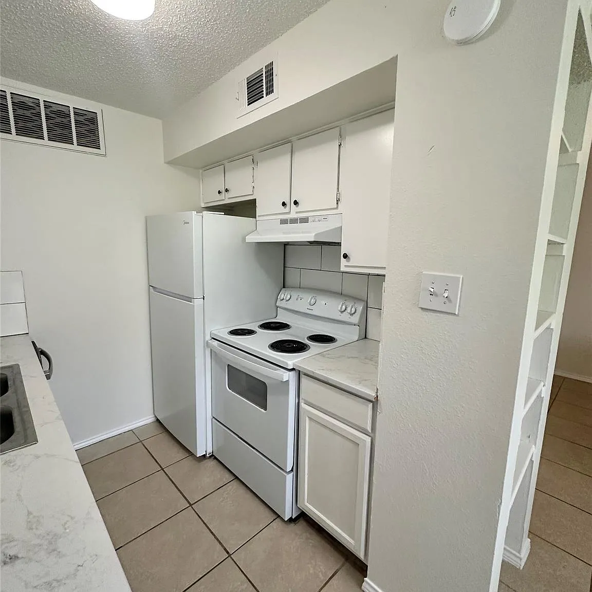 1 bed, 1.0 bath, 450 sqft, $950 — Photo 4