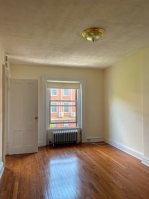 3rd image of 141 Montague St APT 5