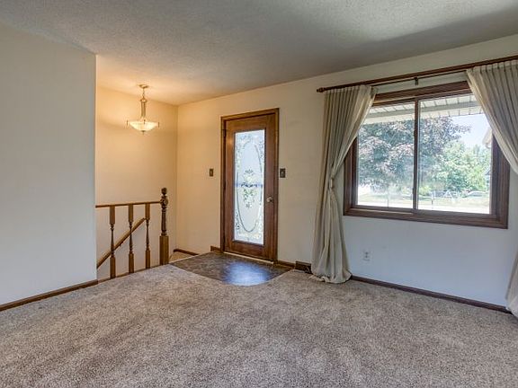 4th image of 2836 Bluewater Ln SW