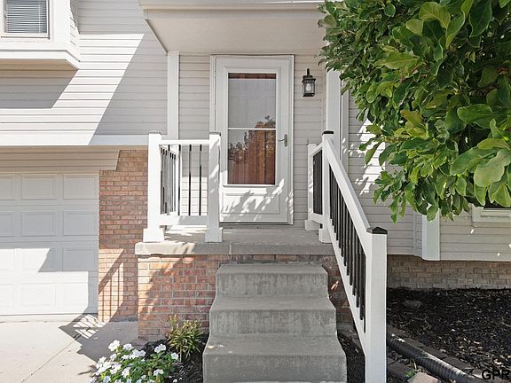 3rd image of 3272 Tammy St