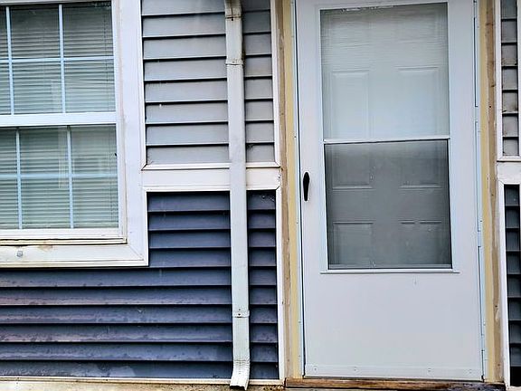 2nd image of 2541 N Park Pl #0