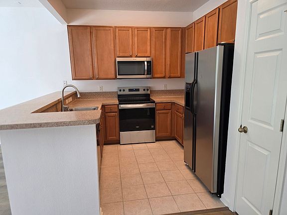 4th image of 5717 Parkstone Crossing Dr