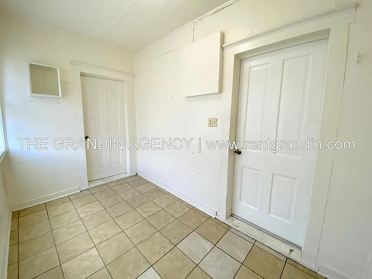909 13th St SE — Photo 20