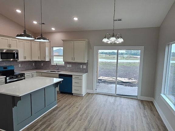 3rd image of 1621 Midway Ct