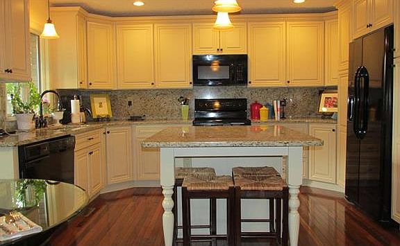 5th image of 2564 Westmoreland Dr