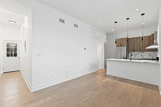 1236 W Hubbard St #2S — Photo 5