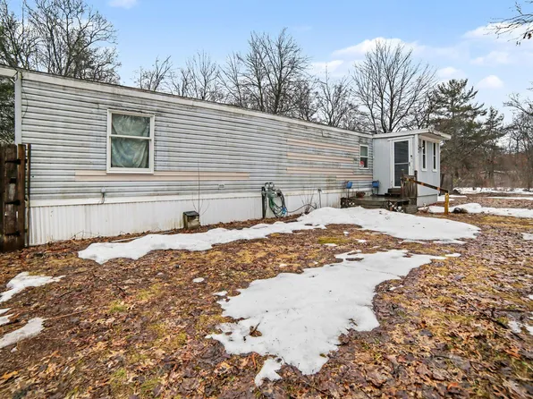 264 E Garfield Rd, Twin Lake, MI 49457