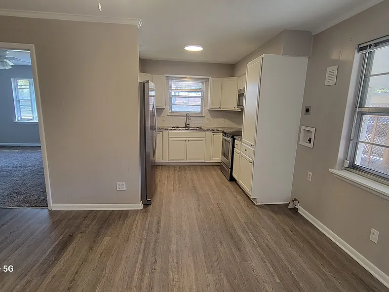 908 N Hughes St — Photo 9