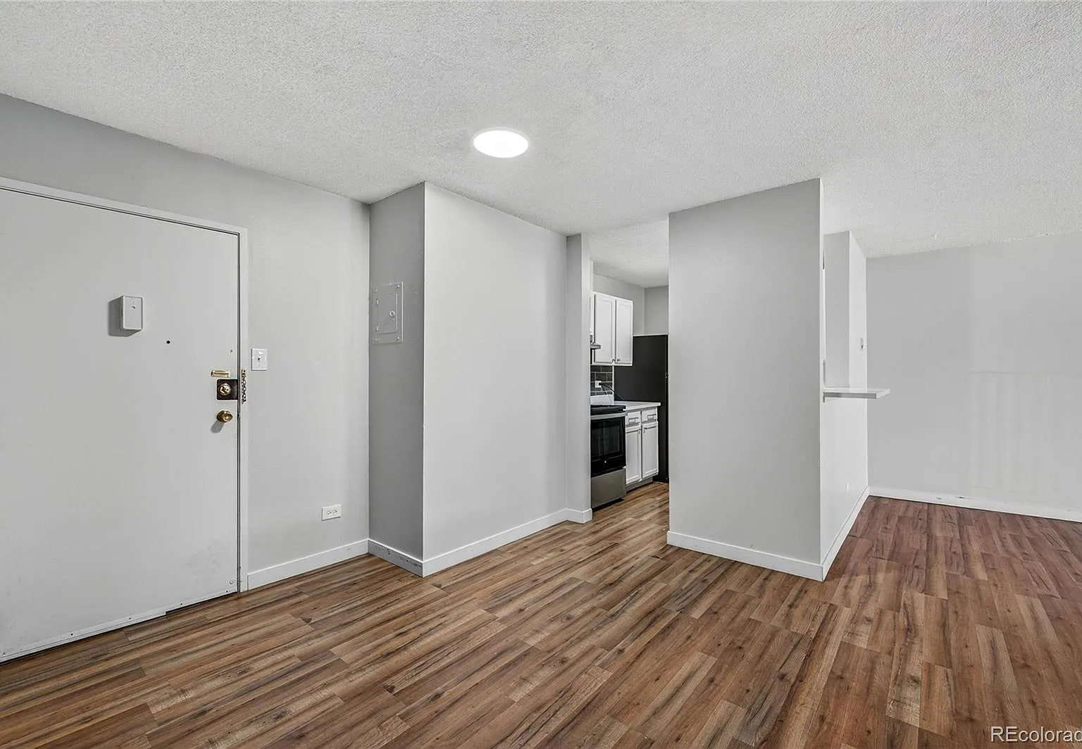 2 bed, 2.0 bath, 972 sqft, $1,950 — Photo 3