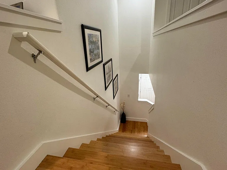 268 Dayton Ave SE — Photo 16