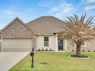 649 Lakeshore Village Dr, Slidell, LA 70461