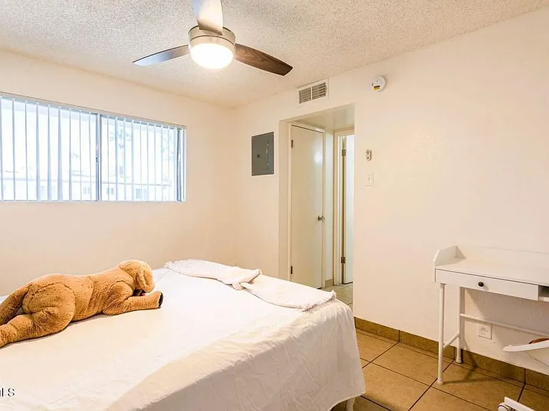 Welcome to the Gem! First month FREE with approved application. — Photo 10
