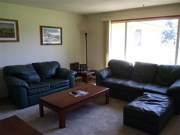 4th image of 406 S Dennis Pl