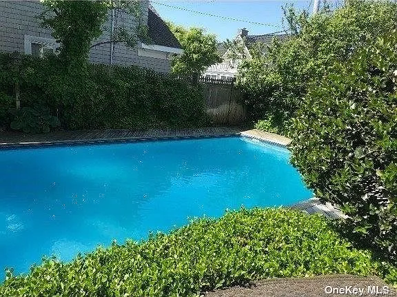 3 bed, 2.5 bath, 2257 sqft, $18,000 — Photo 4