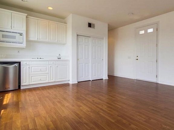 Kitchenette & Living Area