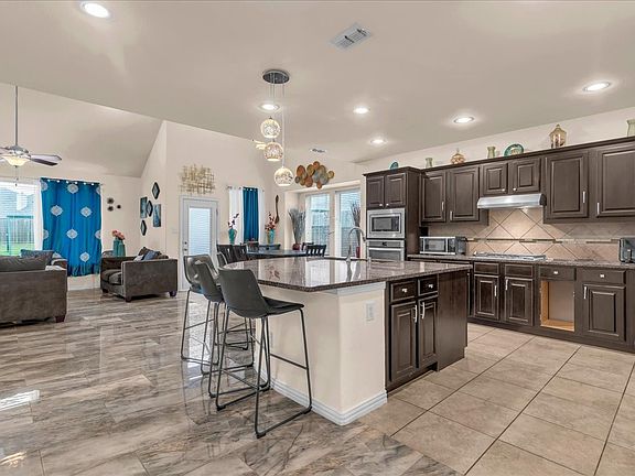 4th image of 1302 Torrington Ln