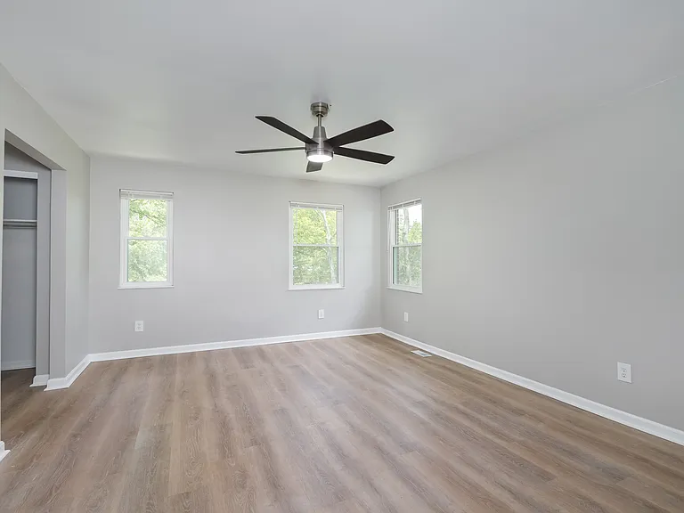 10 Kennedy Ct #B — Photo 14