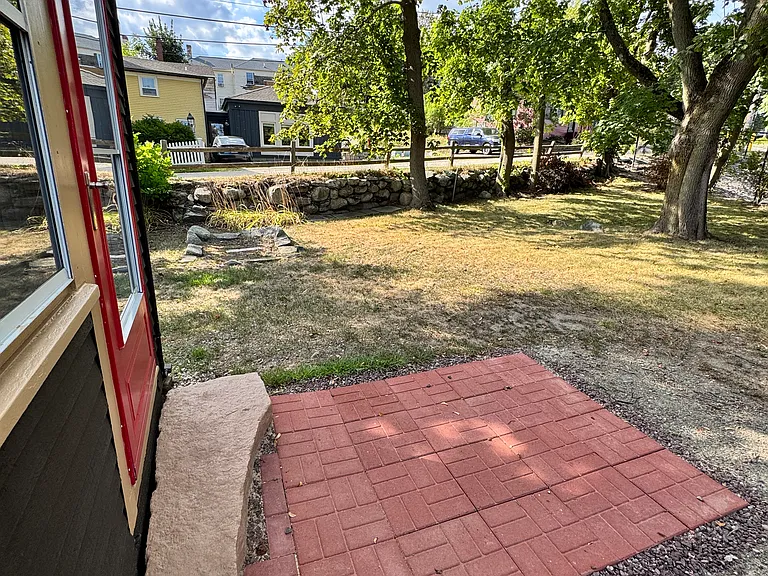 315 Maplewood Ave #B — Photo 4