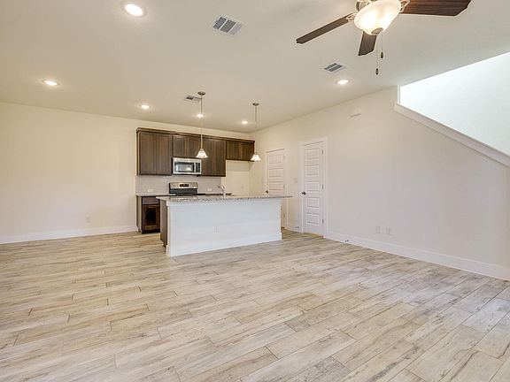 5th image of 619 Parkline Dr