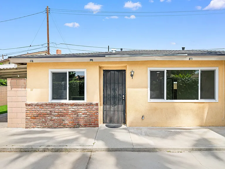 5111 Cogswell Rd — Photo 1