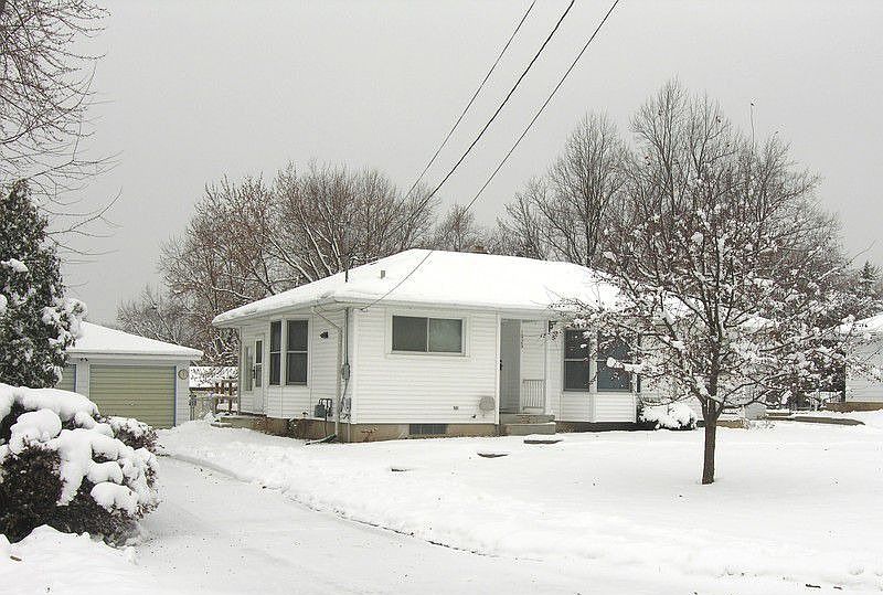 2nd image of 1929 Woodlawn Ave SE