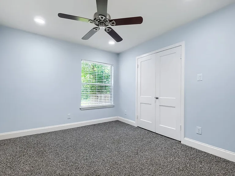 114 Conway Dr — Photo 14
