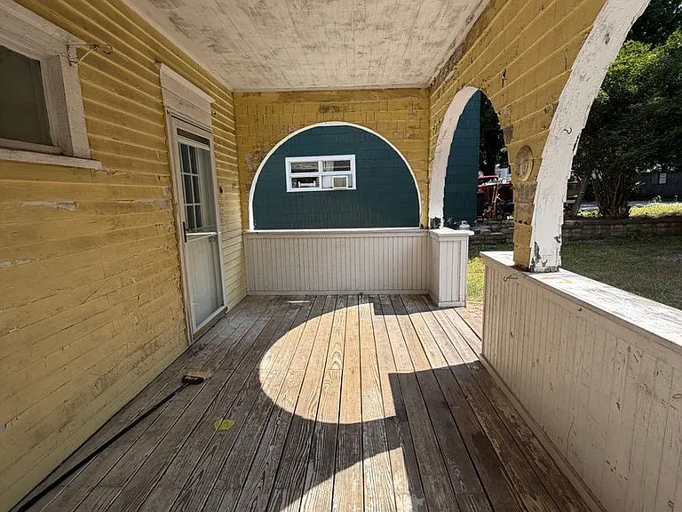 202 Central Ave — Photo 12