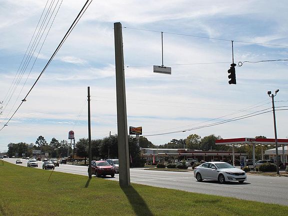 3rd image of 5701-85 North Hwy