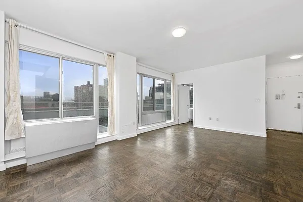 Rented by Hakimian Management | media 37