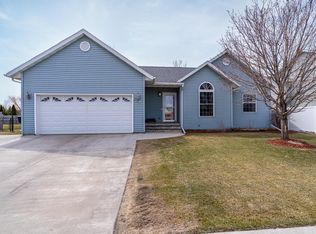 5397 W Maple Ave, Grand Forks, ND 58203