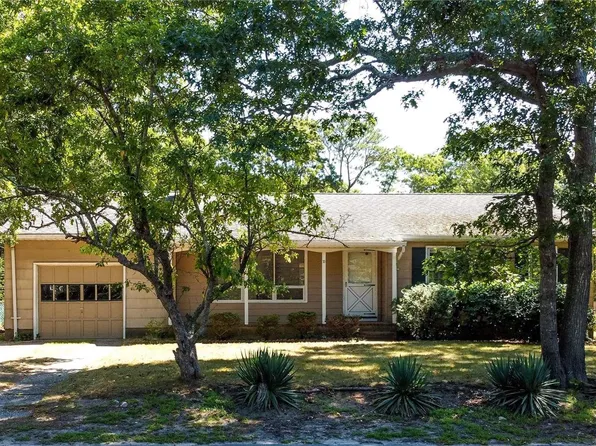 78 Wakeman Road, Hampton Bays, NY 11946