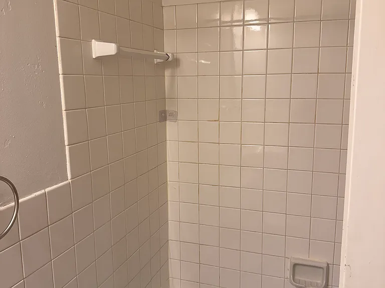 2711 Grand Ave S #7 — Photo 6