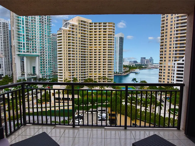 540 Brickell Key Dr #1414 — Photo 3